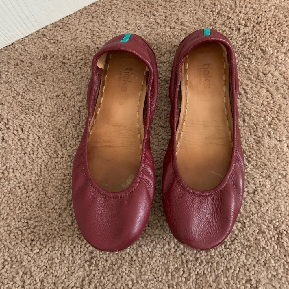 Burgundy Tieks Size 9